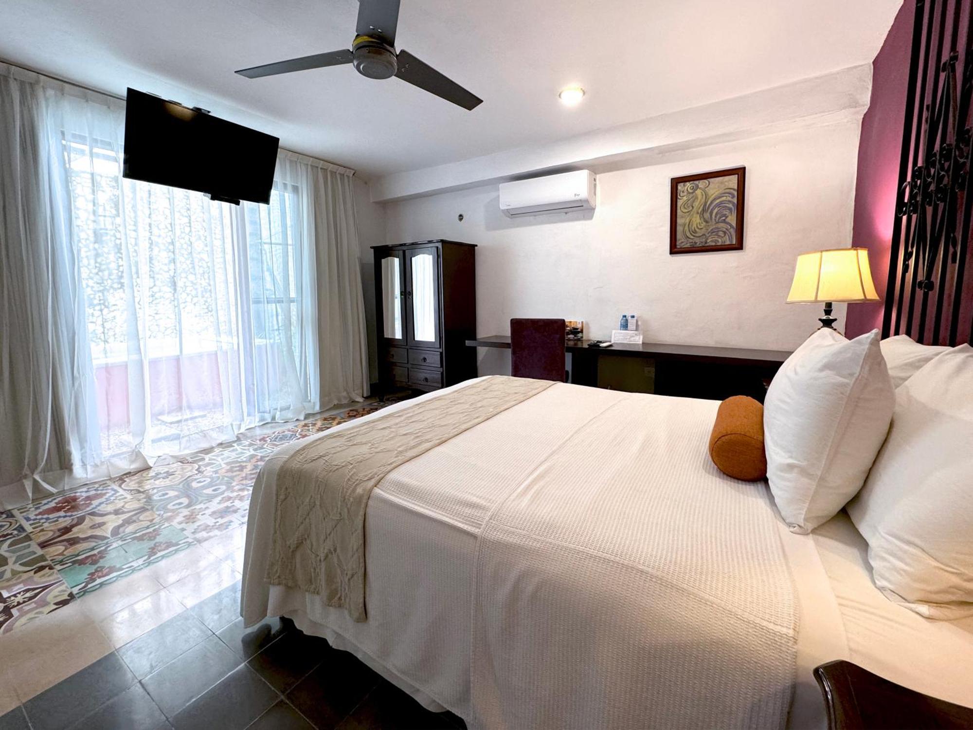 กุกซ์ อาร์ต 57 บูติคโฮเต็ล Hotel เมริดา ภายนอก รูปภาพ